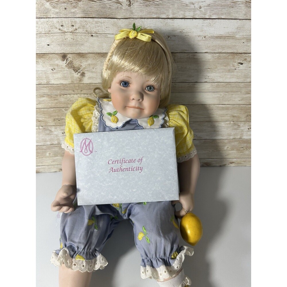 Marie Osmond “Lizzy Lemon” Artist Doll 1640/2500 Blonde Hair Yellow Clothes 2002